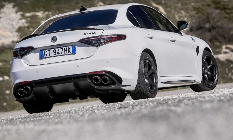 Alfa Romeo Giulia Quadrifoglio Super Sport posteriore 3/4