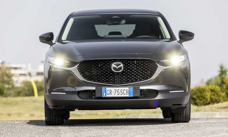 Mazda CX-30 Homura frontale firma luminosa