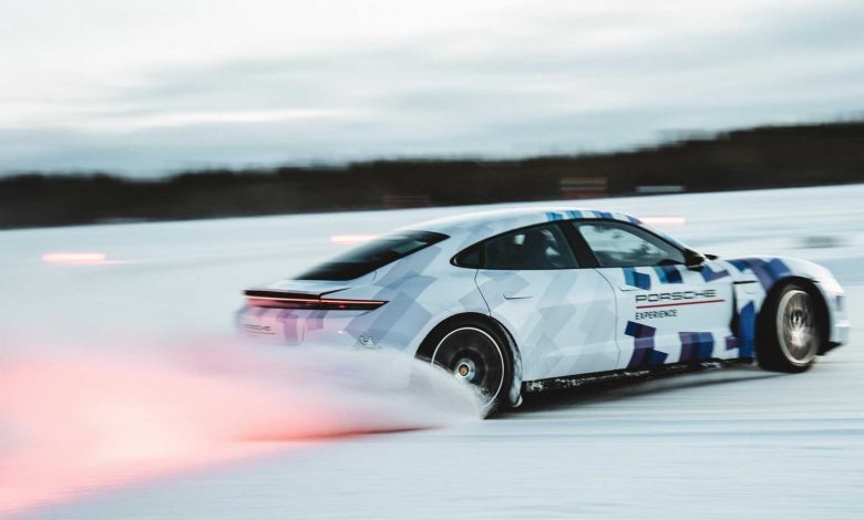 Porsche Taycan in drift, record dell'auto elettrica in derapata