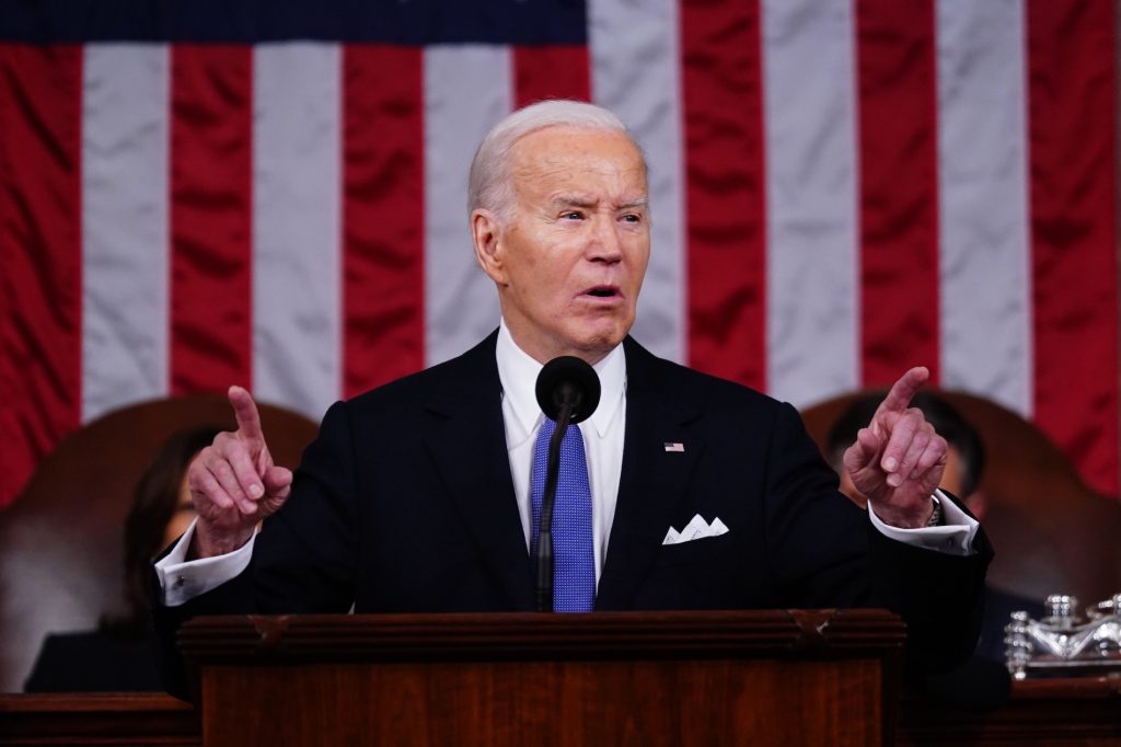 Joe Biden - presidente USA uscente - attacca l'economia cinese con una misura contro le auto intelligenti Made in China