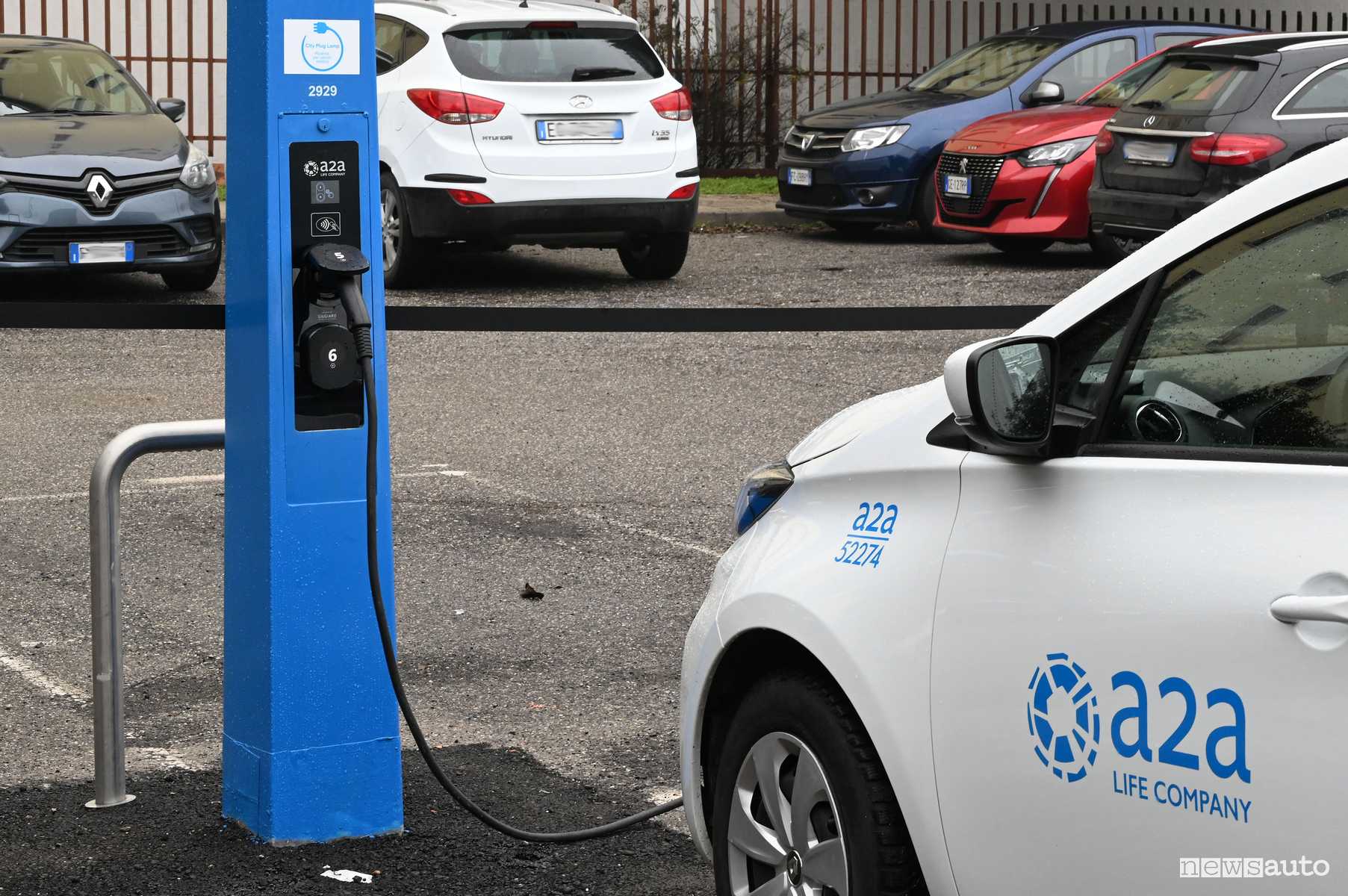 Ricarica elettrica a Brescia dai lampioni