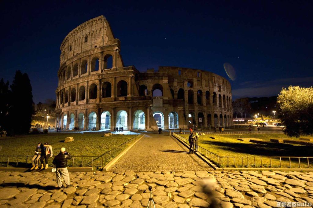 Il Colosseo durante la giornata M'Illumino di Meno