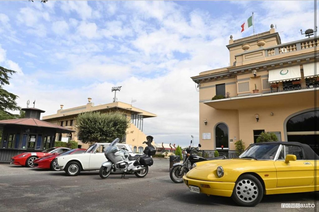 Millennium expo Roma aprile 2025 Alfa Romeo storiche, moto e Ferrari