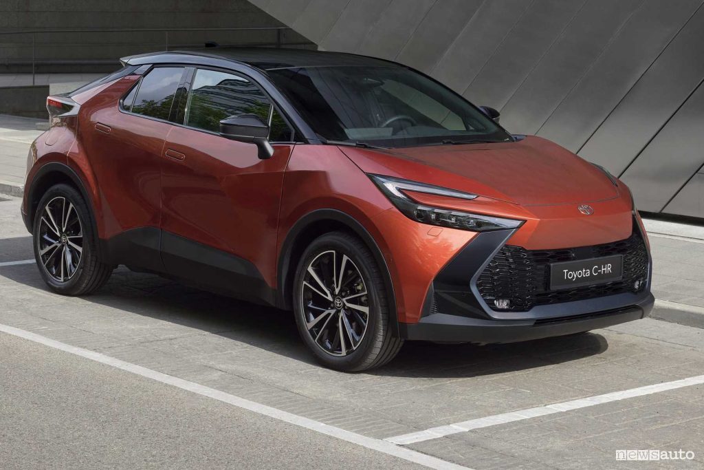 Toyota C-HR Lounge Hero