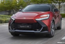 Toyota C-HR Lounge Hero su strada