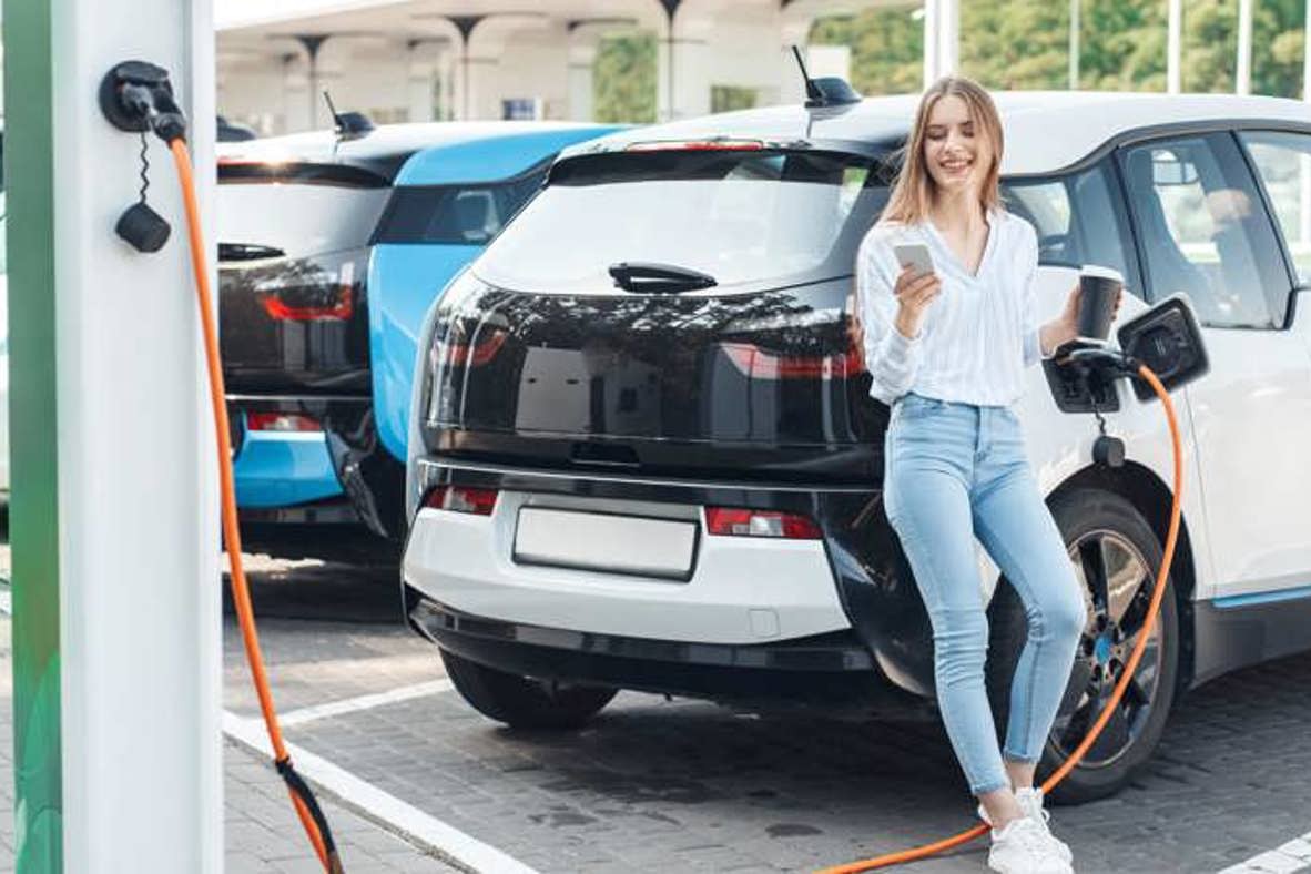 Assicurazioni consigliate per auto elettriche, coperture che fanno comodo