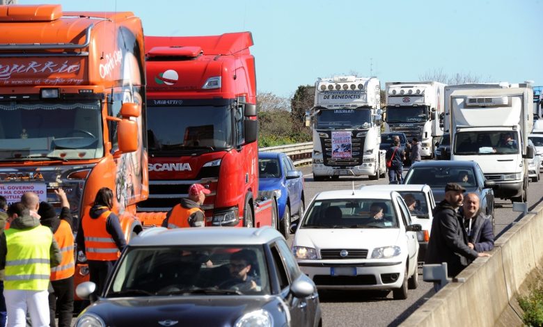 Sciopero dei camionisti immediato e a oltranza: il guaio del nuovo Codice della Strada 2024