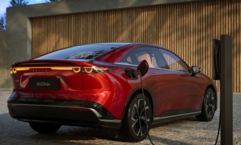 Mazda 6e Takumi Plus in ricarica