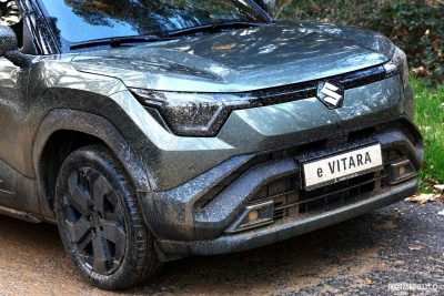 Suzuki e Vitara in azione nel fango