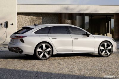 Audi A6 Avant e-hybrid quattro in ricarica