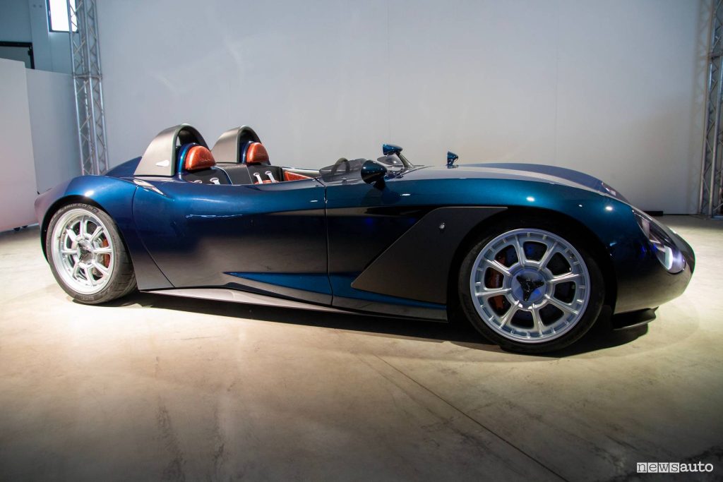 Automobili Mignatta Rina fiancata