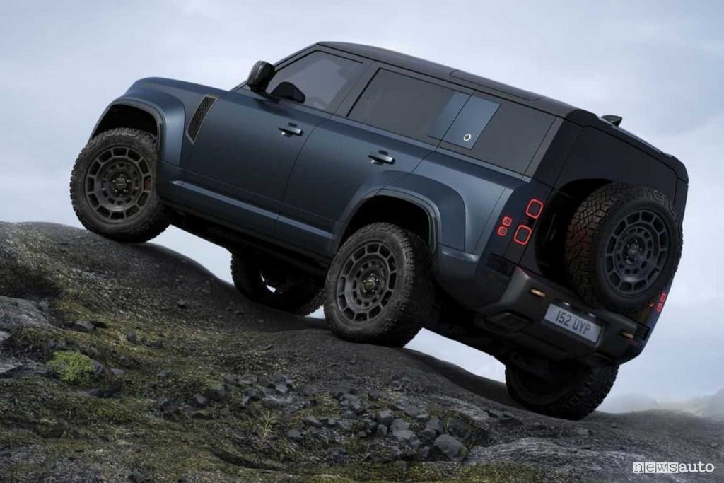 Land Rover Defender OCTA posteriore 3/4