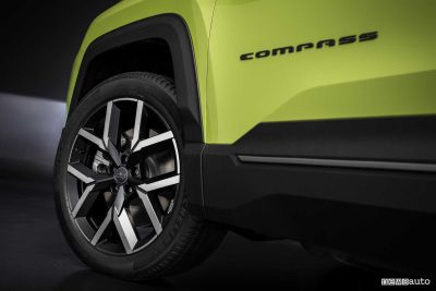Jeep Compass 2025 First Edition cerchi da 20"