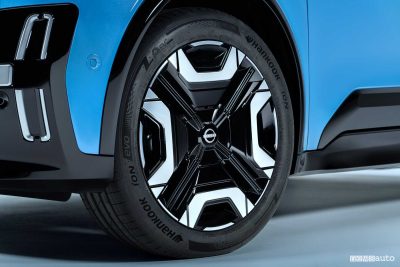 Nuova Nissan Micra EV cerchi da 18"