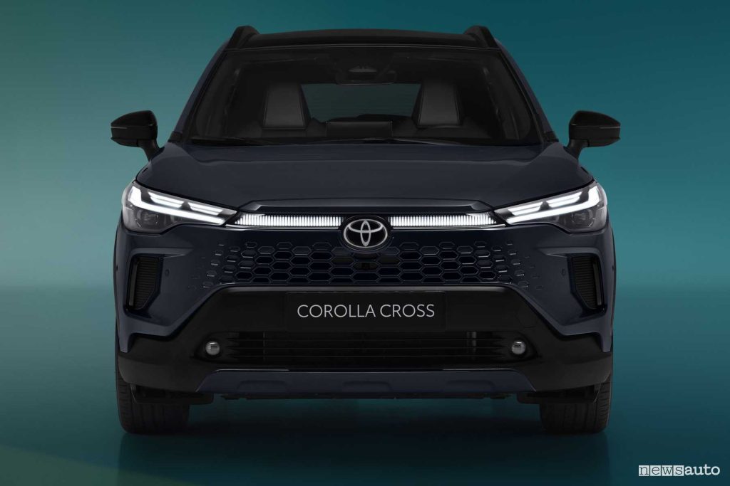 Toyota Corolla Cross 2025 frontale firma luminosa