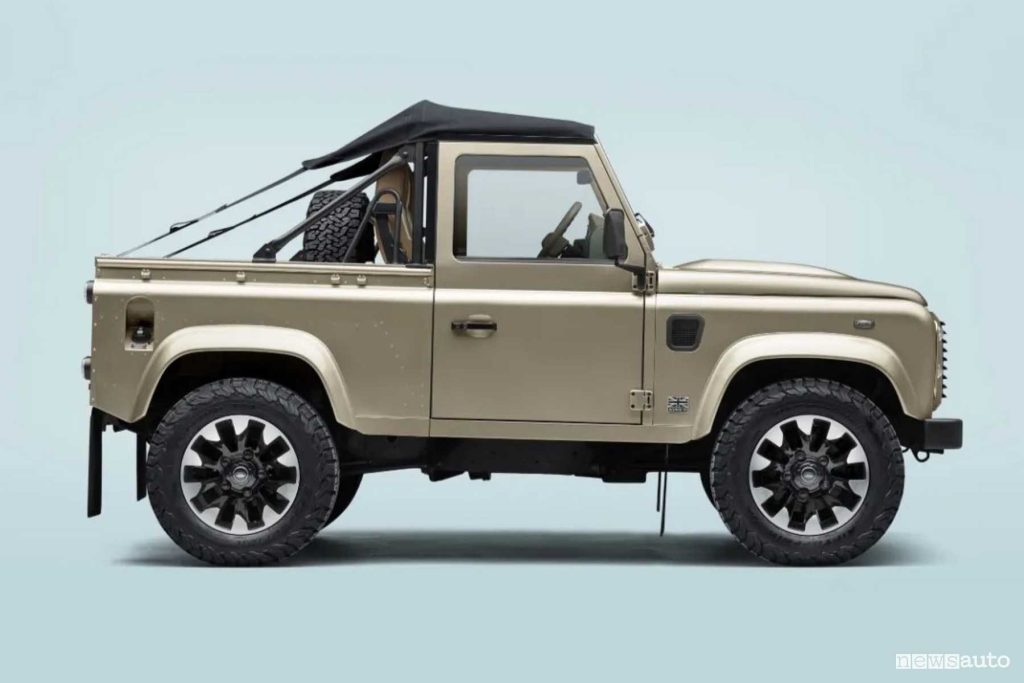 Classic Defender V8 Soft Top laterale