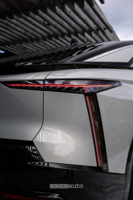 Nuova DS N°8 Étoile faro posteriore