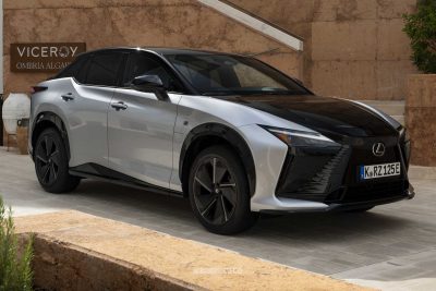 Lexus RZ 550e F Sport anteriore 3/4