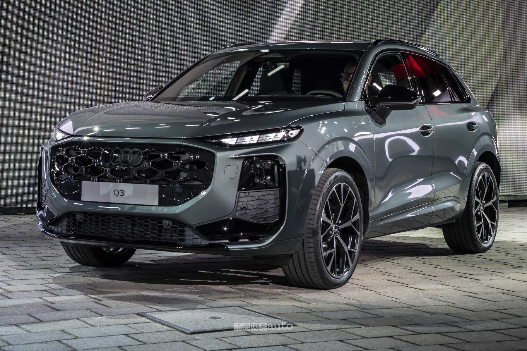Nuova Audi Q3 2026, caratteristiche, prezzi, motori e novità