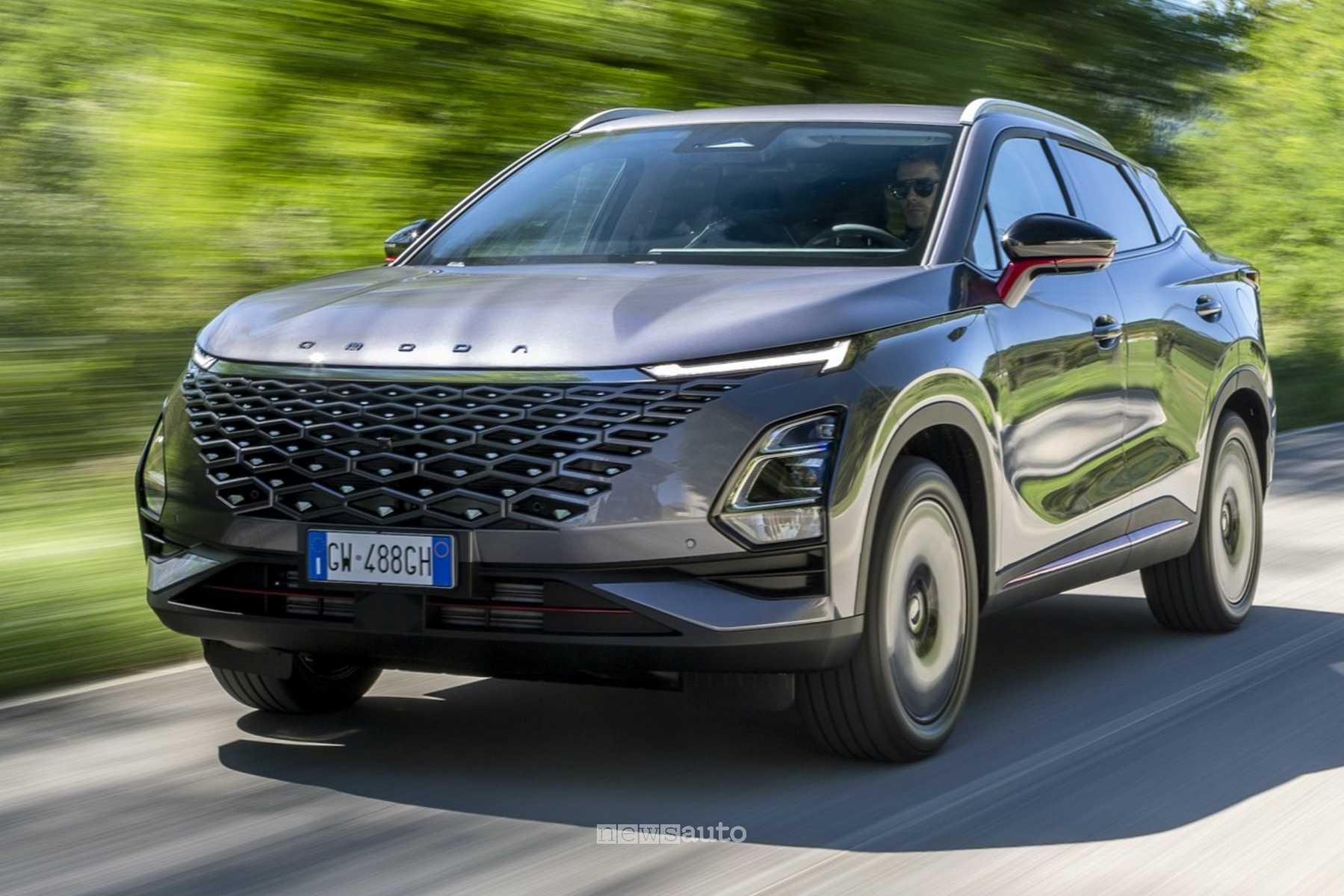 Omoda 5 allestimento Pure, prezzo, dimensioni e consumi
