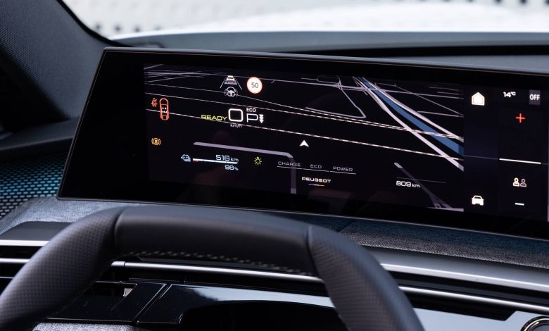 Peugeot 5008 AWD strumentazione digitale