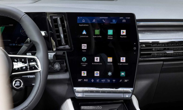 Renault Espace full hybrid E-Tech Iconic display infotainment
