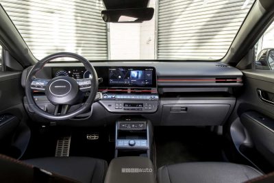 Hyundai Kona Electric N Line plancia abitacolo
