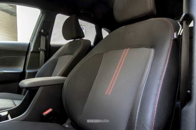 Hyundai Kona Electric N Line sedili anteriori