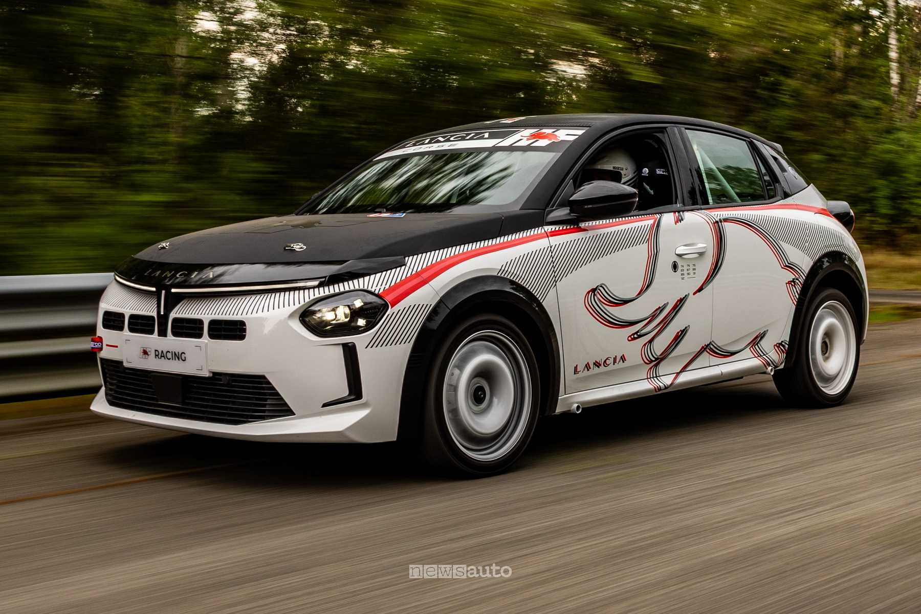 Foto Lancia Ypsilon HF Racing, immagini e dettagli