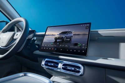 Leapmotor B10 display infotainment touch da 14,6”