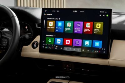 Nuova Mazda CX-5 display infotainment 15,6” con Google integrato