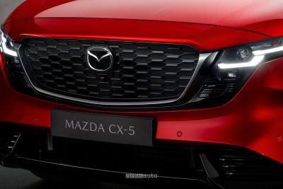 Nuova Mazda CX-5 griglia anteriore