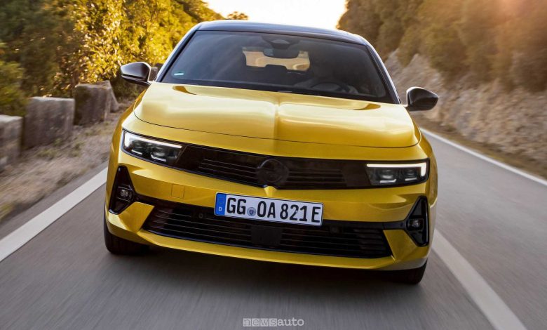 Opel Astra Hybrid