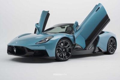 Maserati MCPURA Cielo apertura portiere ad ali di farfalla