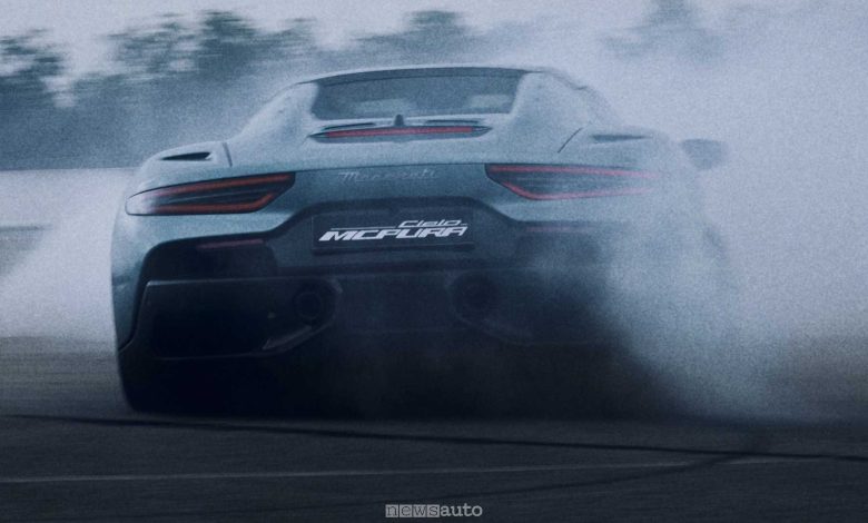 Maserati MCPURA Cielo derapata in pista
