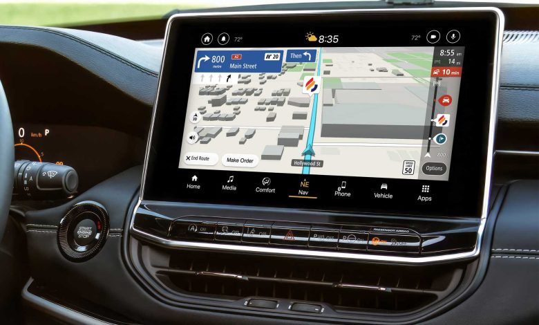 Auto connesse Stellantis, arriva 4screen per servizi geolocalizzati a bordo