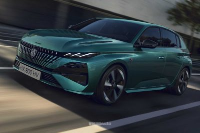 Nuova Peugeot E-308 su strada