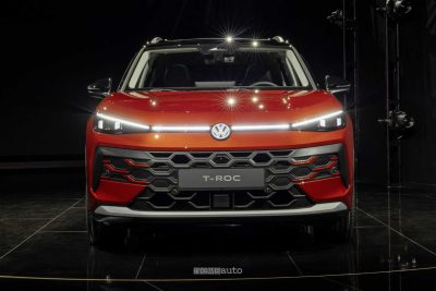 Nuova Volkswagen T-Roc frontale firma luminosa