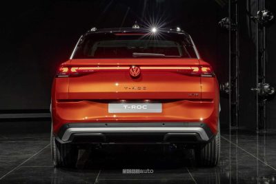 Nuova Volkswagen T-Roc posteriore firma luminosa