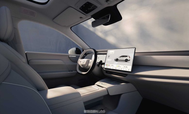 Abitacolo della Volvo XC70 plug-in hybrid