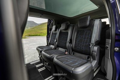 Ford E-Tourneo Custom MS-RT sedili posteriori