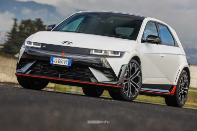 Hyundai Ioniq 5 N anteriore 3/4