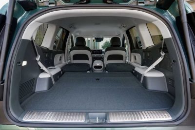 Hyundai Ioniq 9 bagagliaio abitacolo