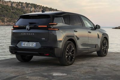 Nuova Citroen e-C5 Aircross BEV posteriore 3/4