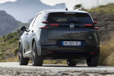 Nuova Citroen e-C5 Aircross BEV su strada