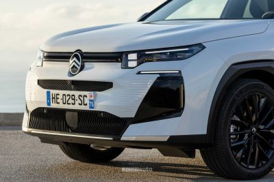 Nuova Citroen C5 Aircross plug-in paraurti, fari anteriori
