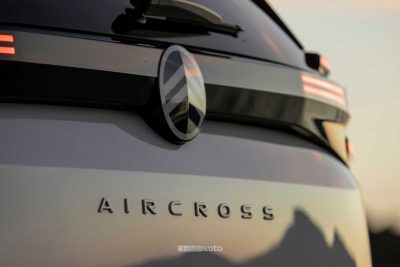 Nuova Citroen C5 Aircross plug-in logo portellone posteriore