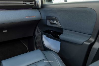 Nuova Citroen C5 Aircross plug-in rivestimento portiera passeggero