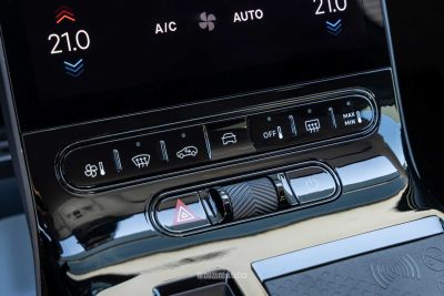 Nuova Citroen C5 Aircross plug-in comandi del clima
