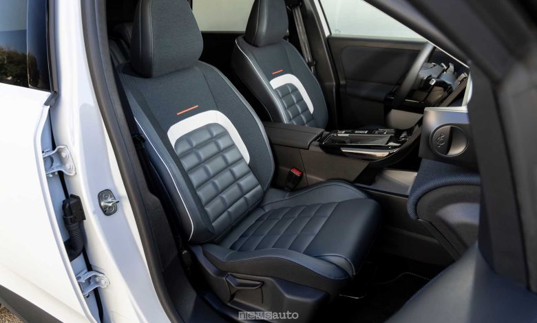 Nuova Citroen C5 Aircross plug-in sedili anteriori